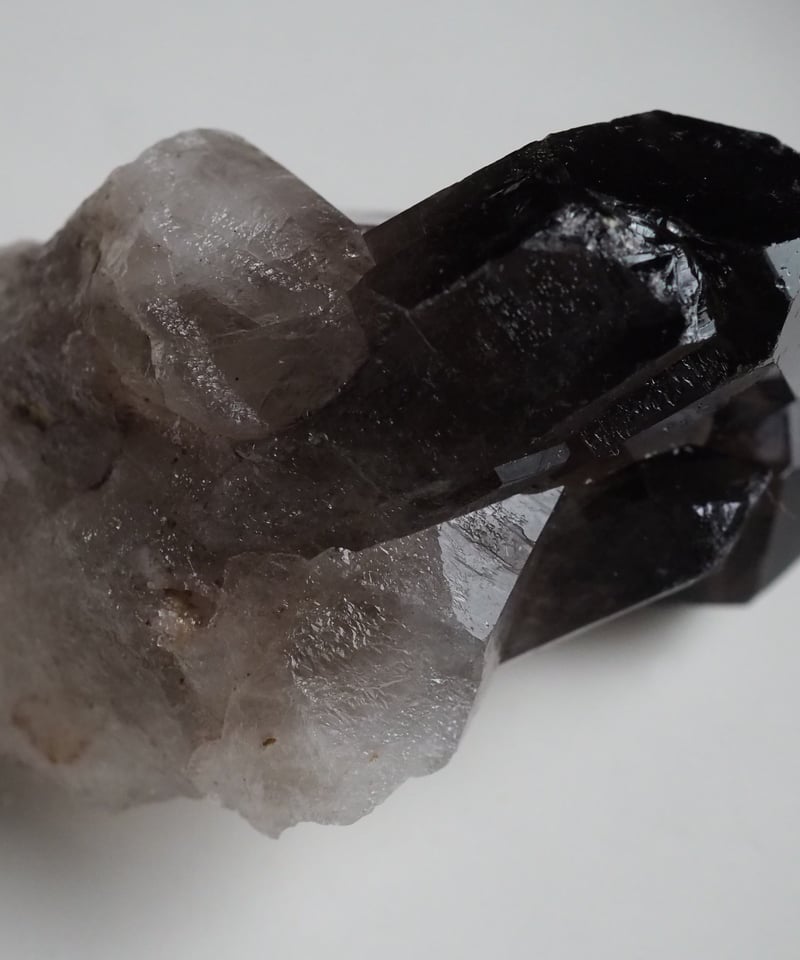 原石 スモーキークォーツ（煙水晶）/ モリオン（黒水晶） A | 星空旅行