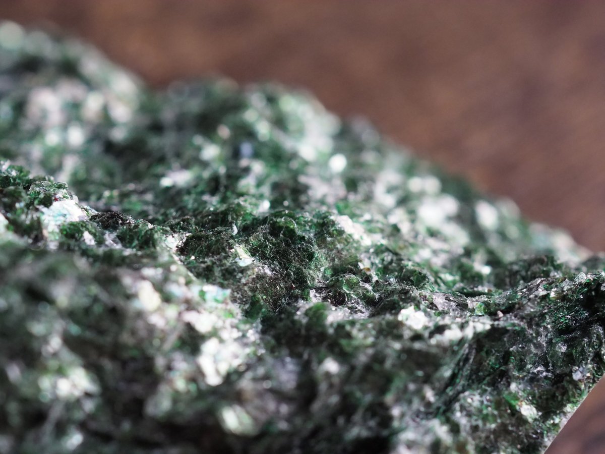 原石 クロム雲母 | 星空旅行代理店