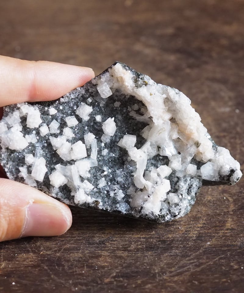 原石 チャバサイト（菱沸石） g-5 | 星空旅行代理店