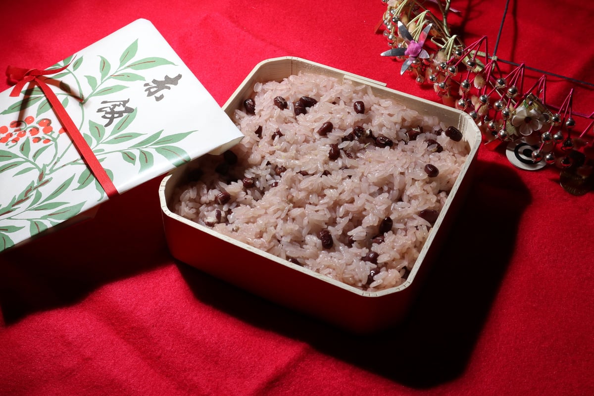 お赤飯 6寸(900g) | 鳴海餅本店 公式オンラインストア