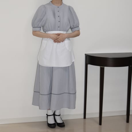 レトロな喫茶店のエプロン　ショート      Lady Manon ~neige~（レディーマノン）