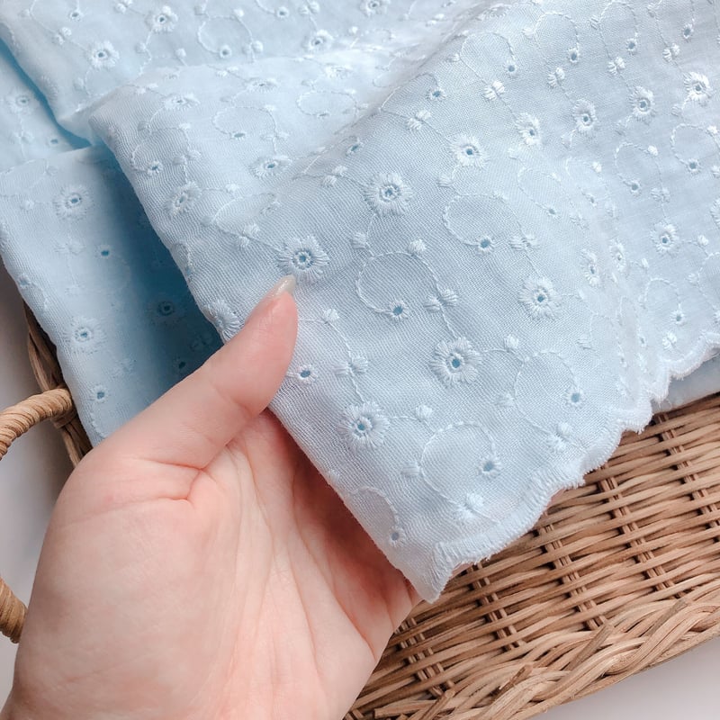 モワティエ　レース刺繍タブリエ　青 KCL743 503 40×30先染めダンガリーレース｜刺繍｜小紋工房