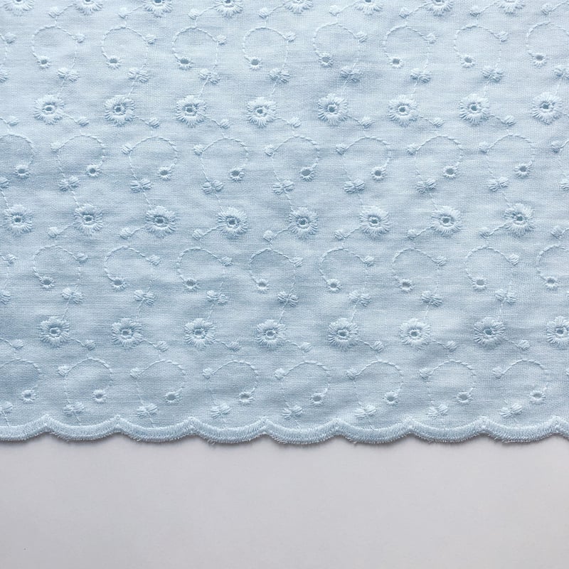 刺繍ダブルガーゼレース》スカイブルー 110×45〈生地・布〉F15