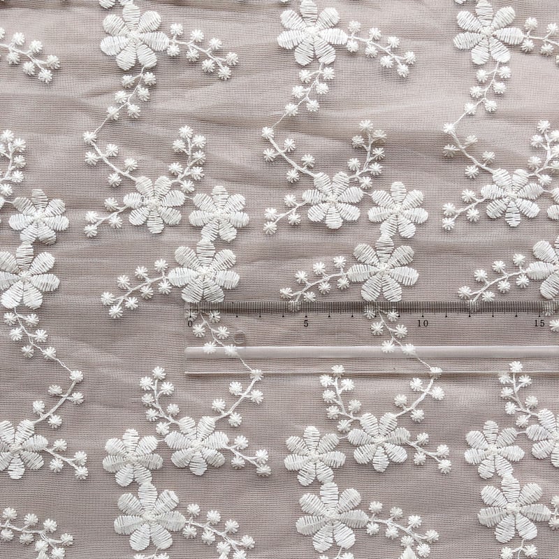 訳あり生地】《ﾁｭｰﾙ刺繍》上品ﾚｰｽ 120×95 F3-2 | UAKOKO