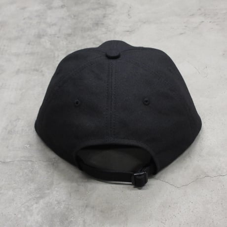 GARBAGE / HARD BRIM 6 PANEL CAP LOW (SOLIDARITY) / BLACK (WHITE EMB)