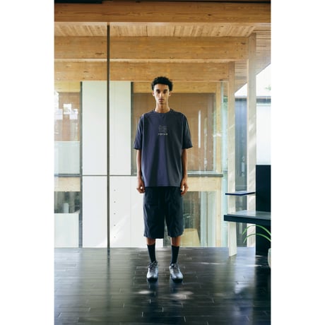 COMFORTABLE REASON / CROPPED SHORTS / BLACK