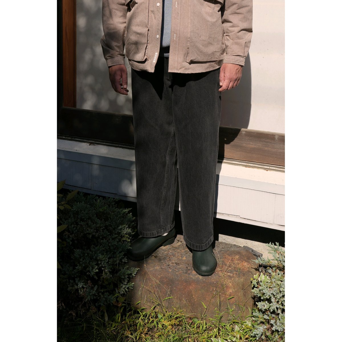 NOROLL / THICK WALK PANTS / BLACK DENIM | Sopho