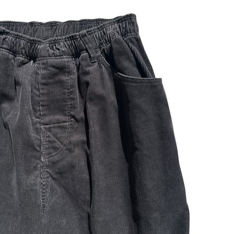 COMFORTABLE REASON / STRAIGHT CORDS SLAKS / CHARCOAL