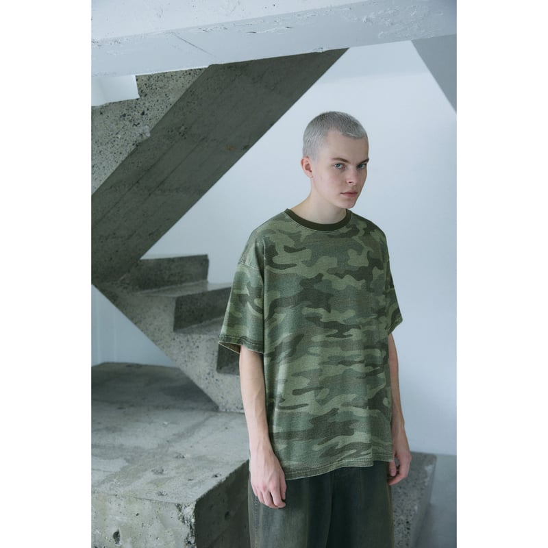 COMFORTABLE REASON / PIGMENT DYED MELT CAMO TEE
