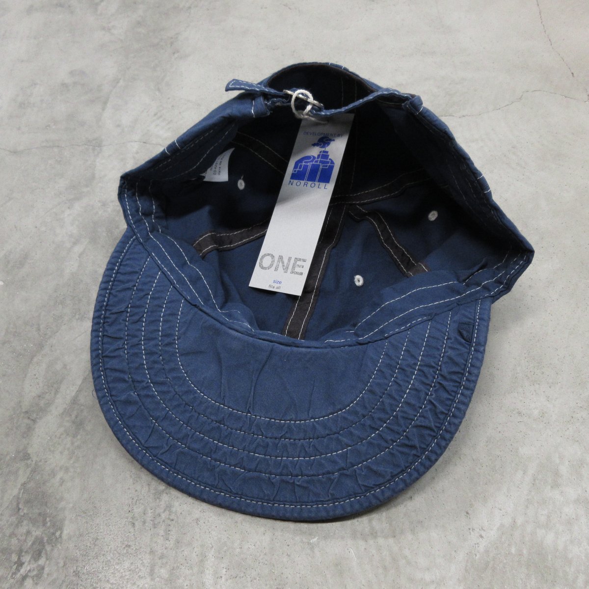 NOROLL / USUALLY CAP G/D / NAVY | Sophomore