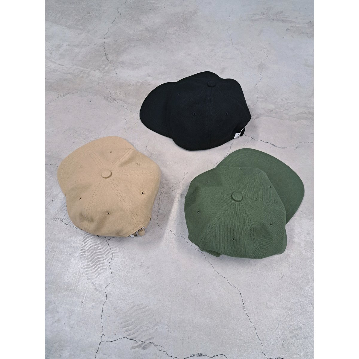 tone / BASIC 6 PANEL CAP / BLACK | Sophomore