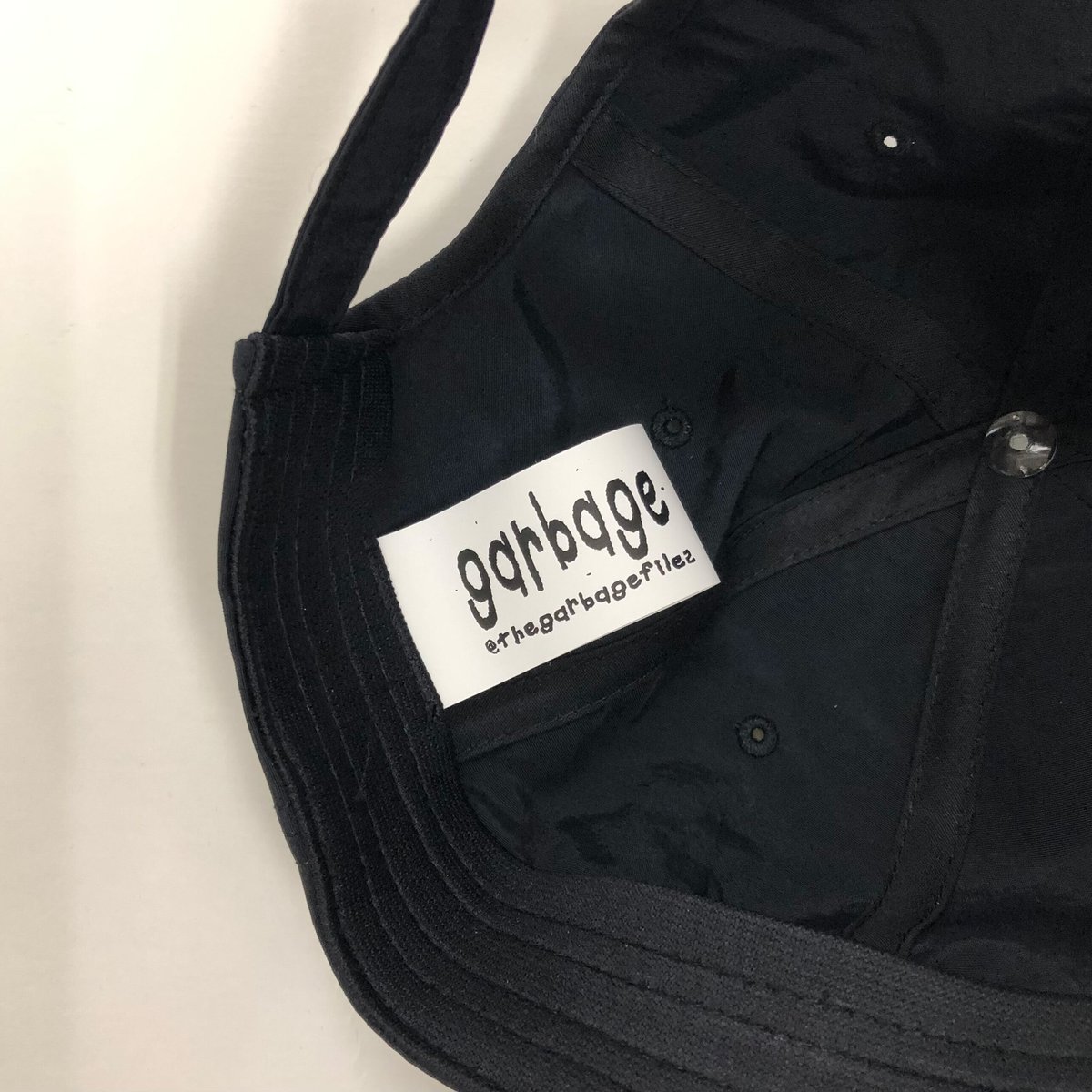 【garbage cap】4:33 black/white fit=scale-down,w=1200