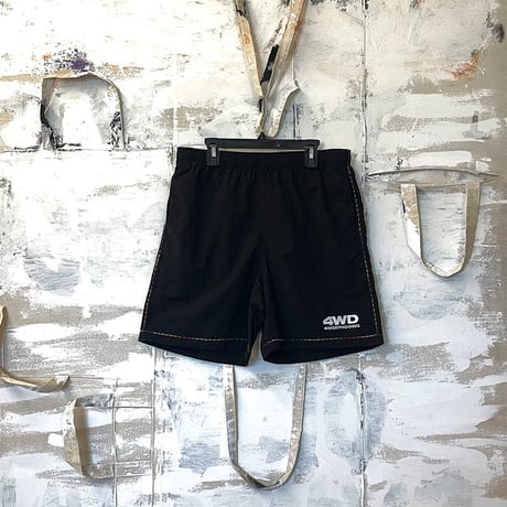 4WD (4 WORTH DOING) / GRADIENT STITCH SHORTS / BLACK