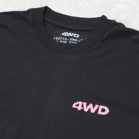 4WD  (4 WORTH DOING) / HALF TONE LOGO SS TEE / BLACK / PINK
