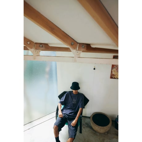 COMFORTABLE REASON / SHIFT THE FOCUS MESH TEE / CHARCOAL