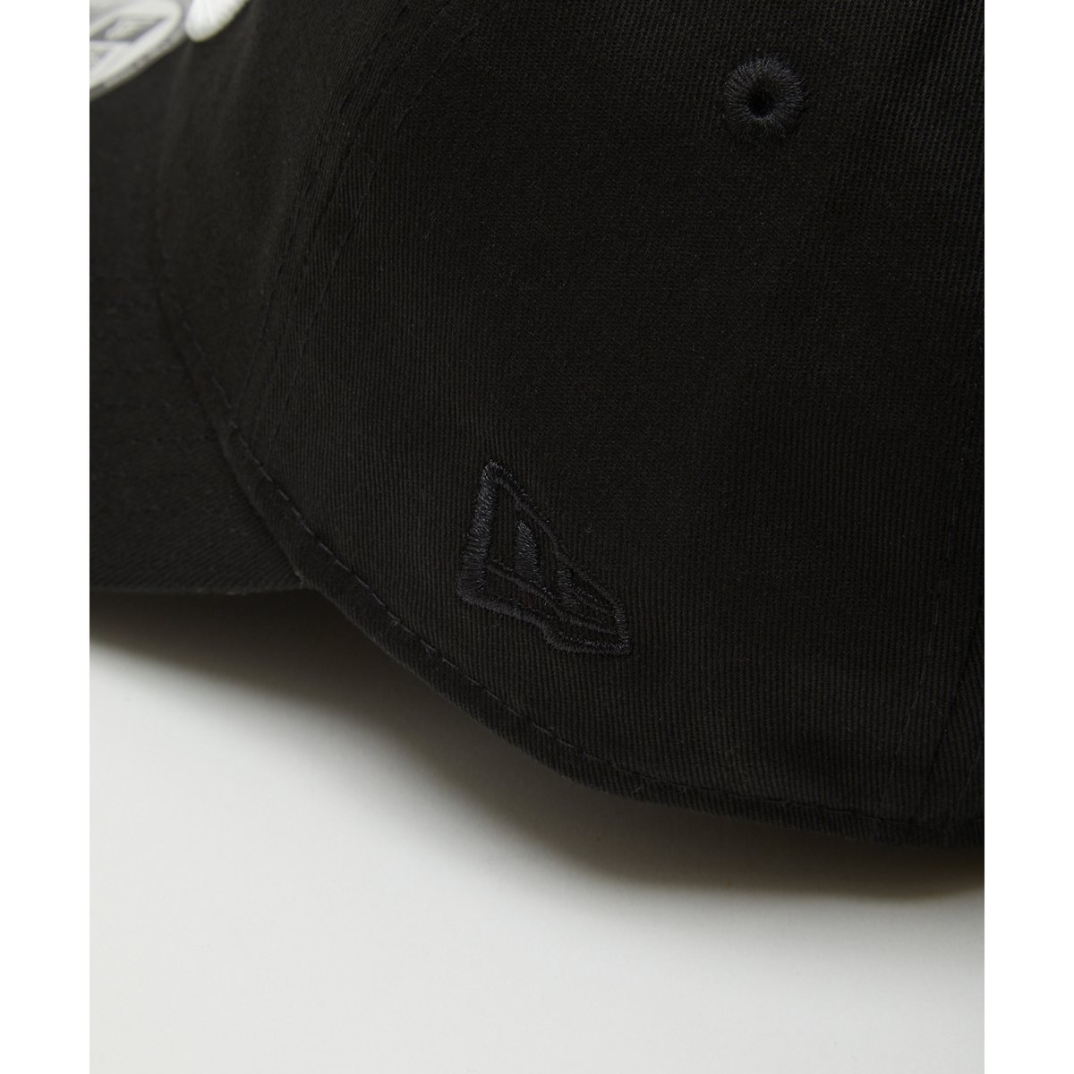 BAL / x NEW ERA 9TWENTY b LOGO CAP / BLACK | So