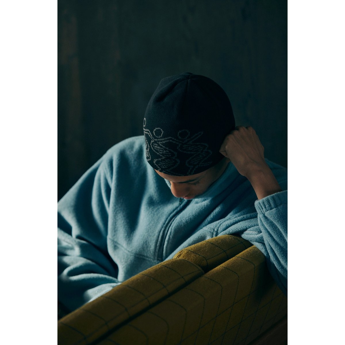 COMFORTABLE REASON / DANCING DNA BEANIE / BLACK