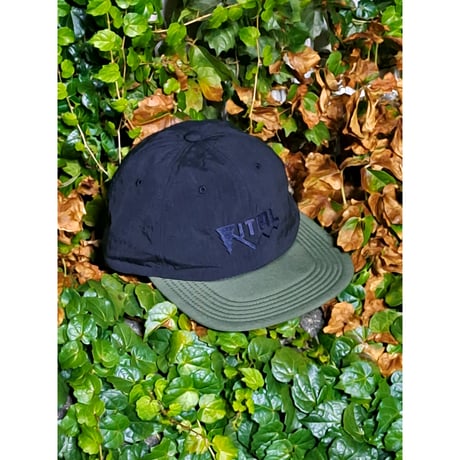 GARBAGE / SOFT BRIM 6 PANEL CAP (VITAL) / NAVY CROWN / ARMY GREEN BRIM (NAVY EMB)
