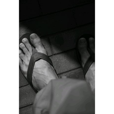 PHIGVEL MAKERS & Co. / LEATHER BEACH SANDAL / BLACK