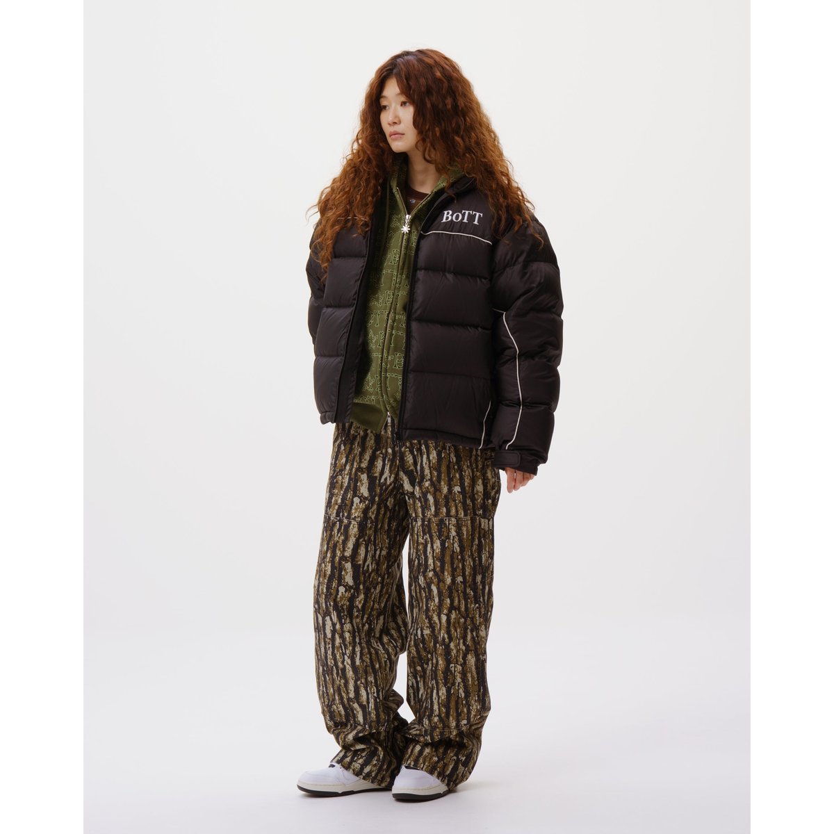 BoTT / B LOGO DOWN JACKET / BLACK | Sophomore
