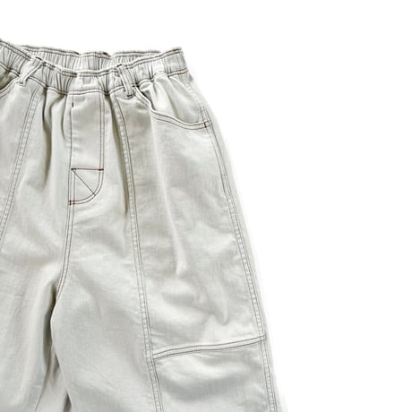 COMFORTABLE REASON / DENIM BUGGY SHORTS / SNOW