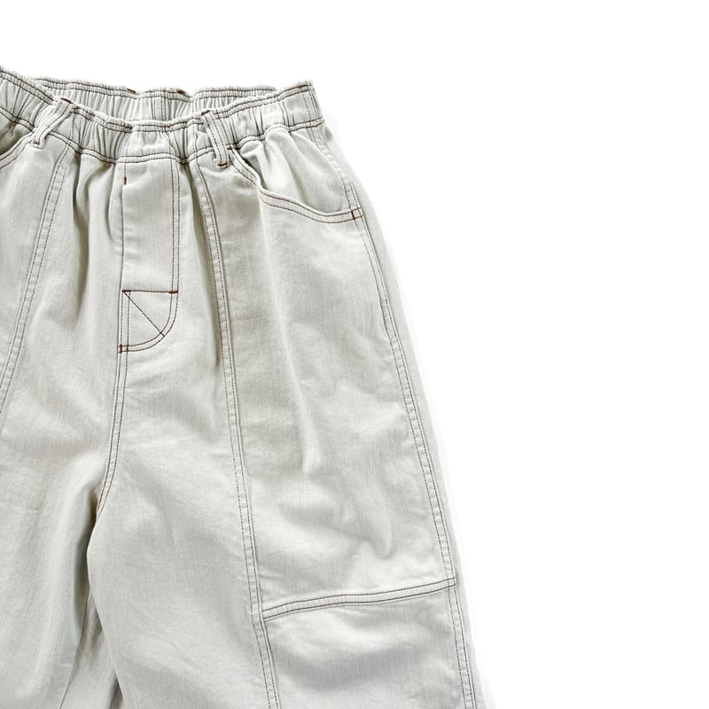 COMFORTABLE REASON / DENIM BUGGY SHORTS / SNOW