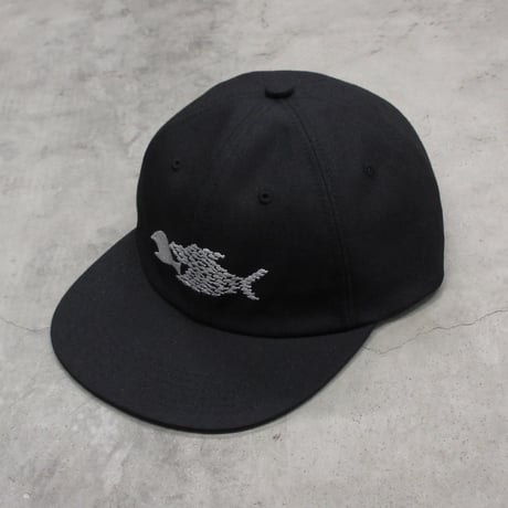GARBAGE / HARD BRIM 6 PANEL CAP LOW (SOLIDARITY) / BLACK (WHITE EMB)