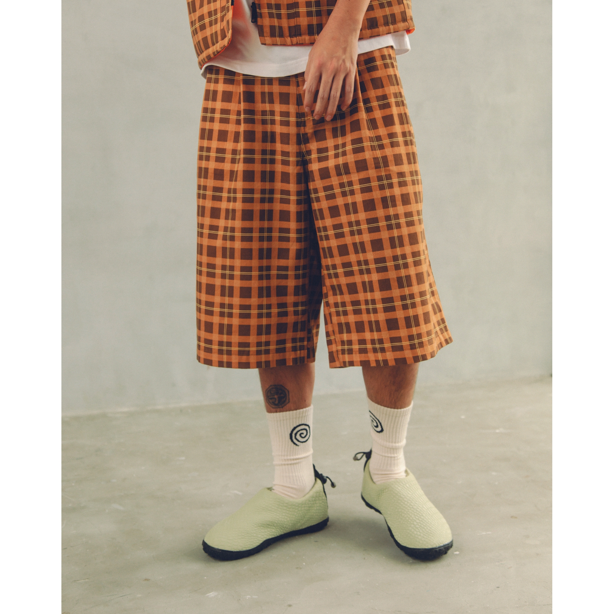 SOL soonerorlater / CHECKED BAGGY SHORTS / BROW