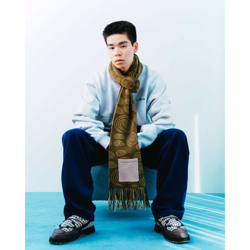 SOL soonerorlater / APPLE SWEATSHIRTS / BLACK |