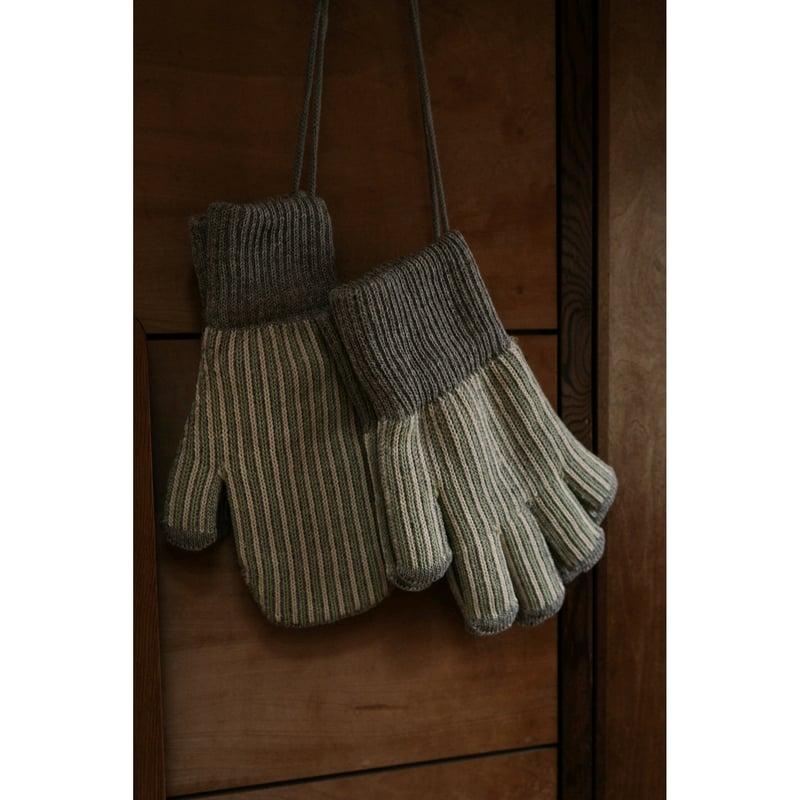 NOROLL / UFF GLOVE | Sophomore