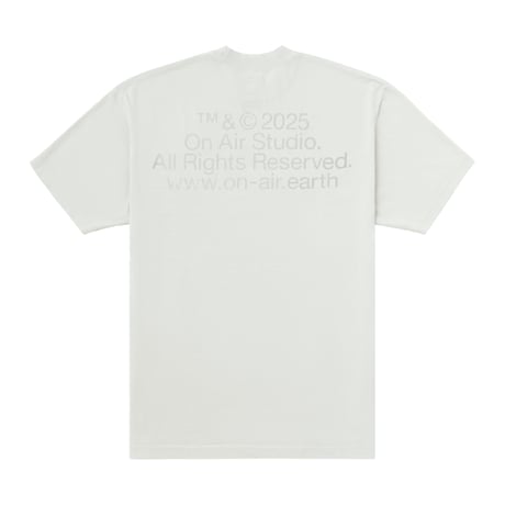ON-AIR / FLOCK PRINTED KYNE STAMP S/SL TEE GARMENT DYE / CEMENT