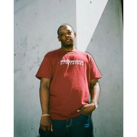 SUBWARE / PROVISIONS TEE / MAROON