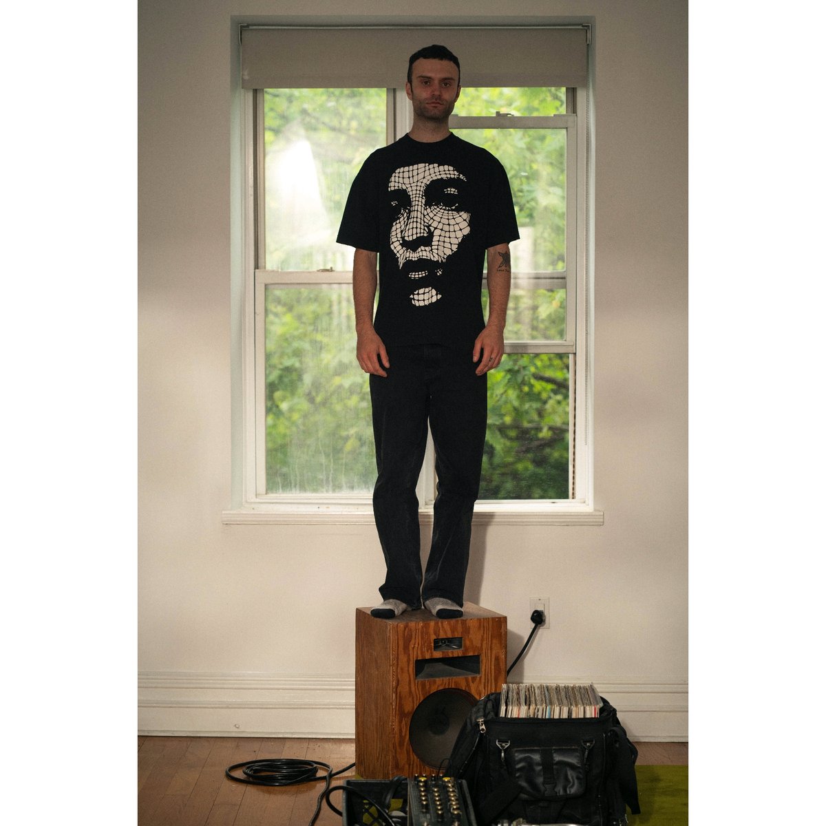 LQQK STUDIO / WEBBED FACE / BLACK | Sophomore