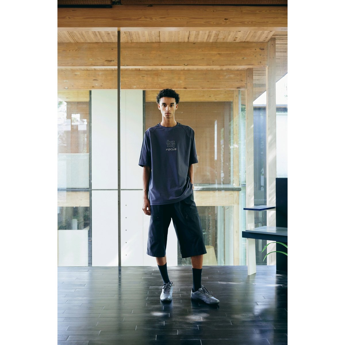 COMFORTABLE REASON / SHIFT THE FOCUS MESH TEE /