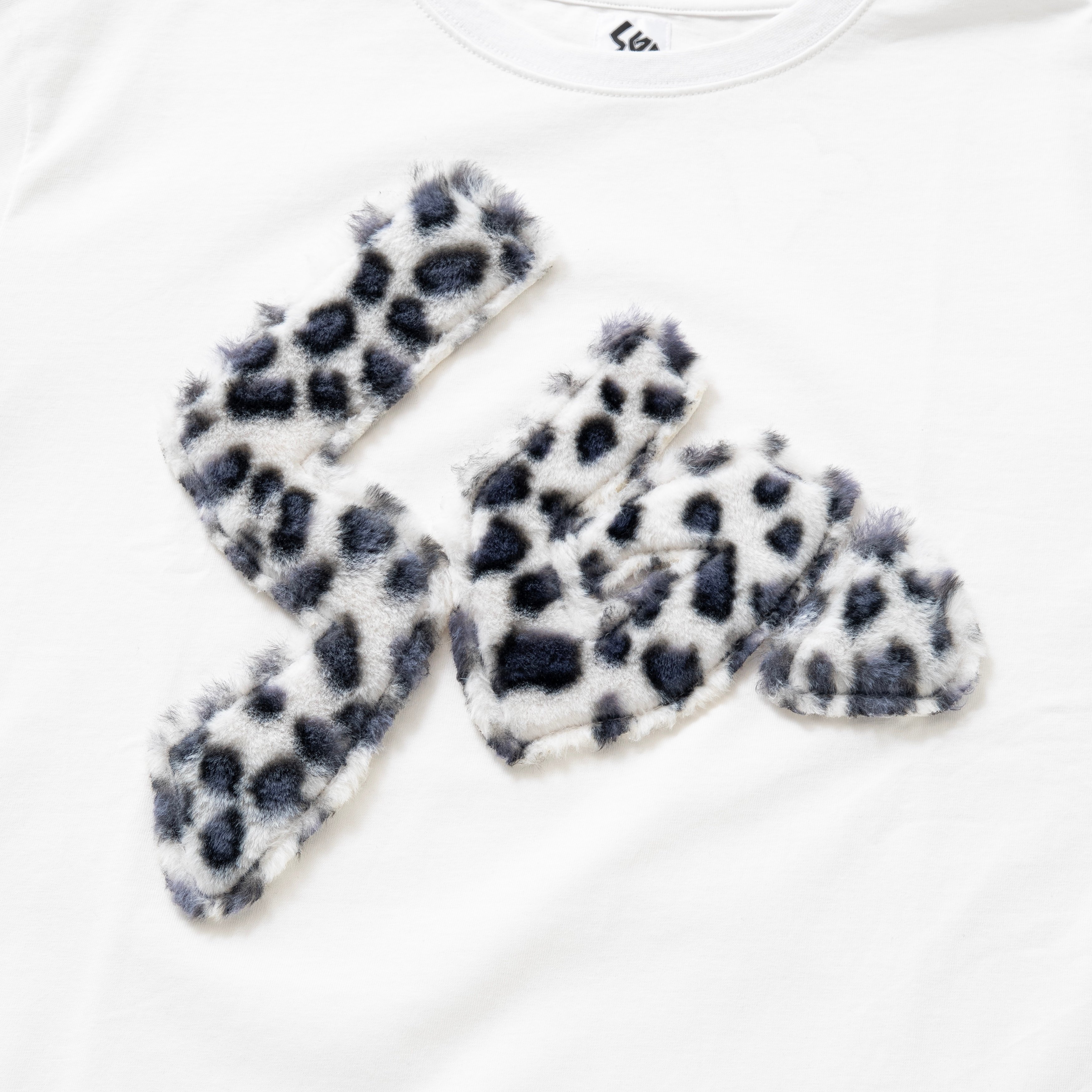 SPECIAL GUEST K.K. / FAUX FUR PATCH TEE / WHITE