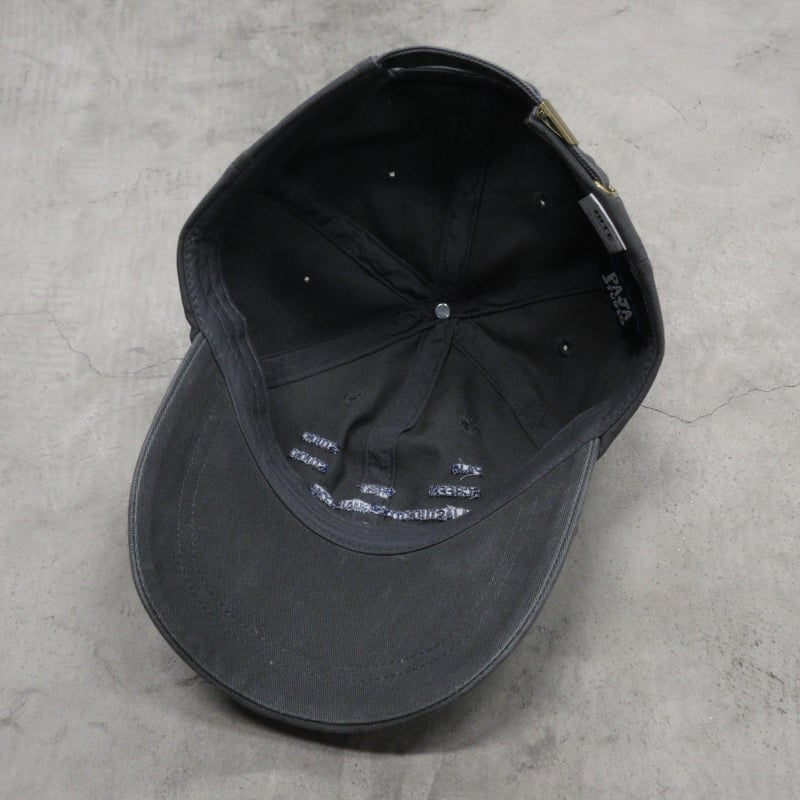 PAJA STUDIO / STUDIO CAP / CHARCOAL | Sophomore
