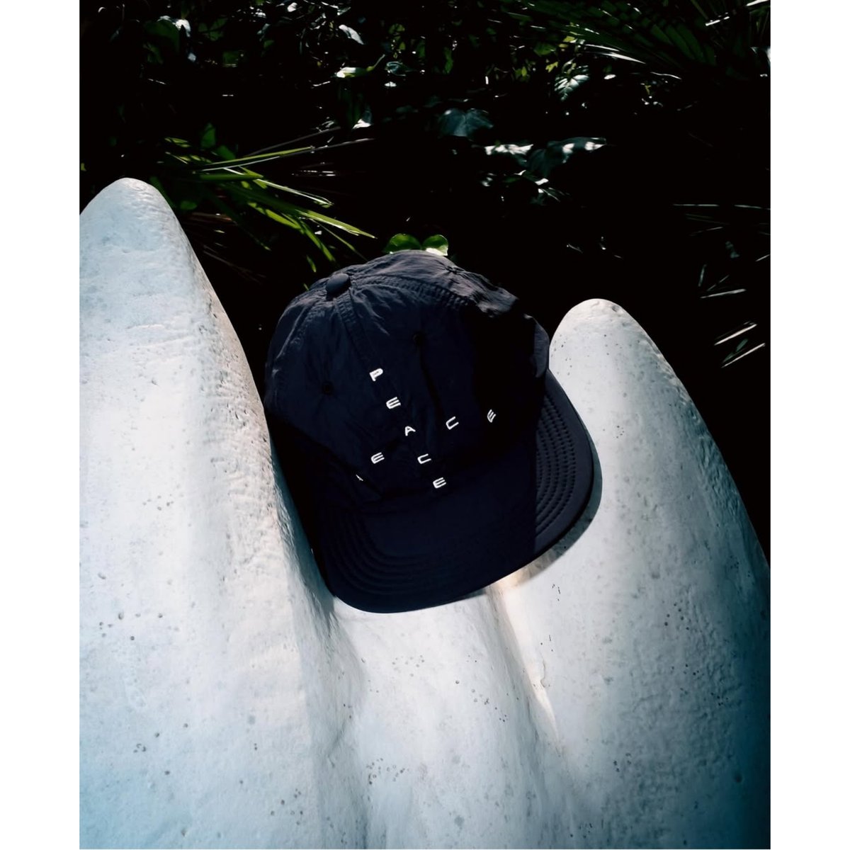 GARBAGE / SOFT BRIM 6 PANEL CAP (BIG PEACE) / B