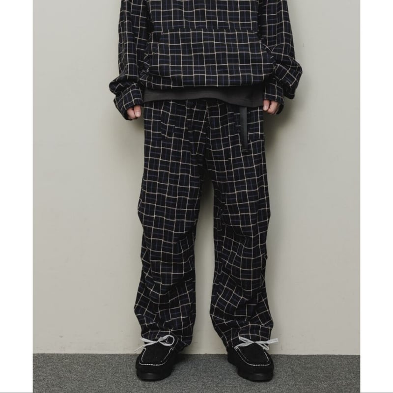 BAL / WIDE MOUNTAIN PANT / BLACK PLAID | Sophomore