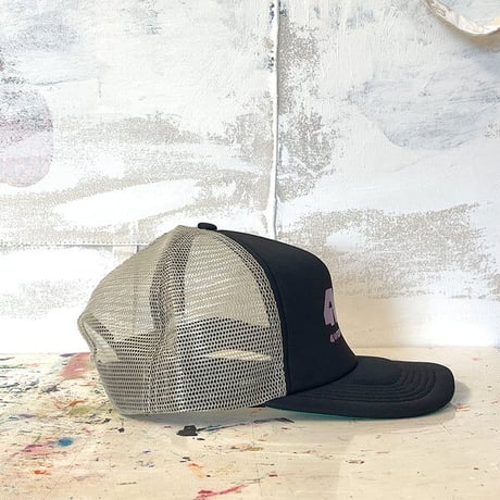 4WD  (4 WORTH DOING) / BUMBPER LOGO TRUCKER HAT / BLACK