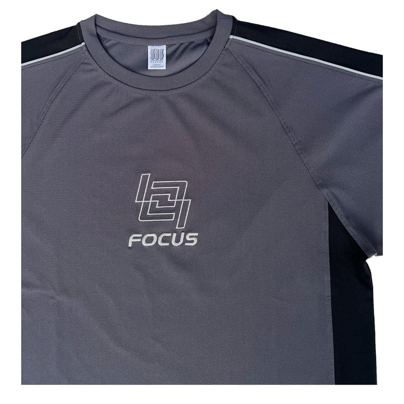 COMFORTABLE REASON / SHIFT THE FOCUS MESH TEE /
