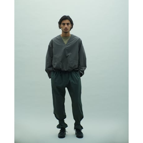 PHIGVEL MAKERS & Co. / TRIM ATHLETIC SS TOP / SAND OLIVE