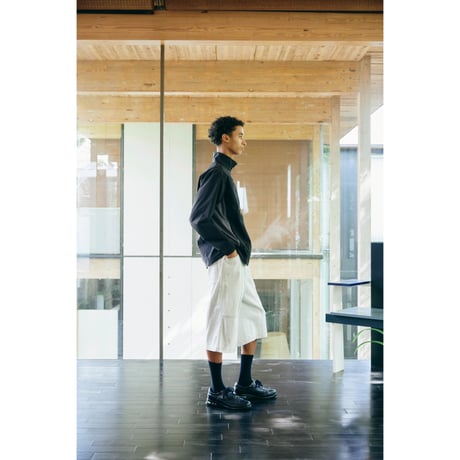 COMFORTABLE REASON / DENIM BUGGY SHORTS / SNOW