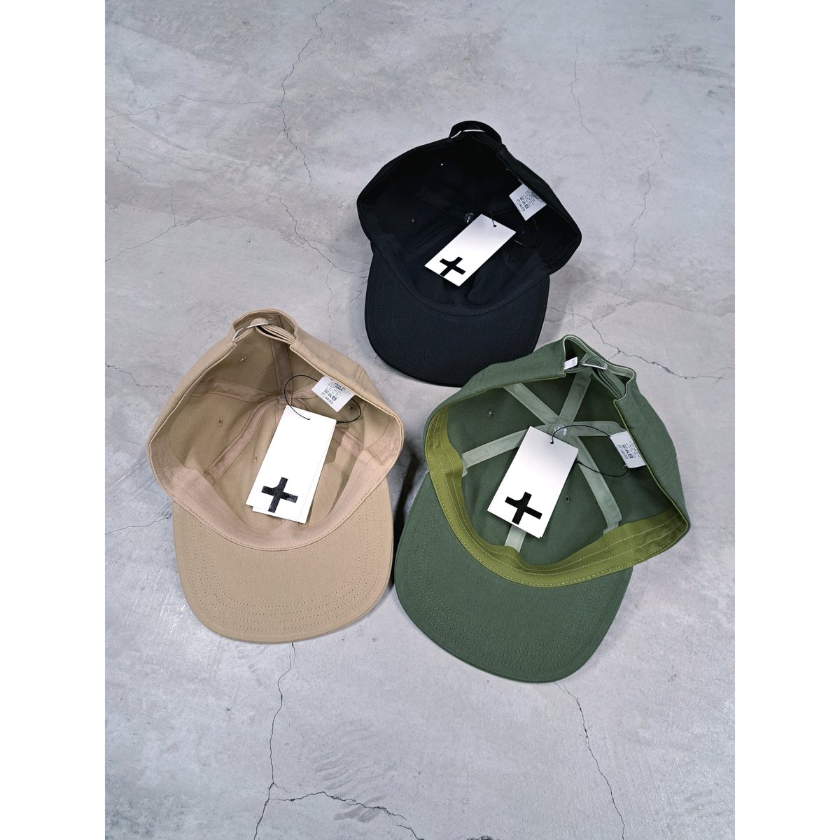 tone / BASIC 6 PANEL CAP / BLACK | Sophomore
