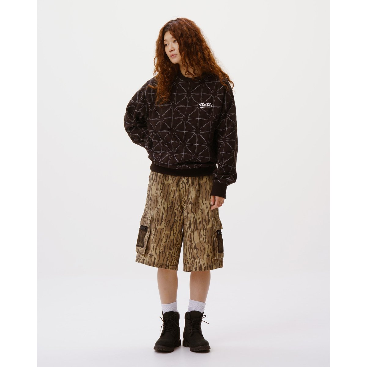 BoTT / SPARKLE STITCHED CREWNECK / BLACK | Soph