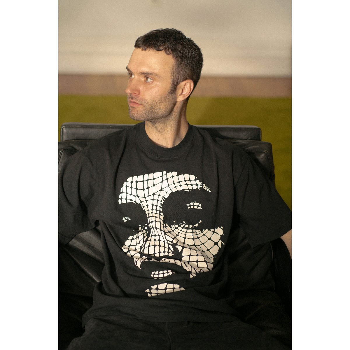 LQQK STUDIO / WEBBED FACE / BLACK | Sophomore