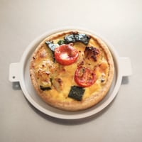 鶏のクネルと夏野菜のキッシュ