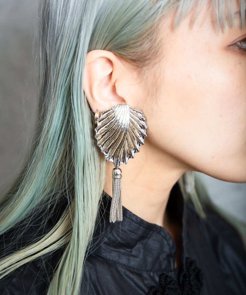 新品］TOGA Metal fringe earrings | unctum