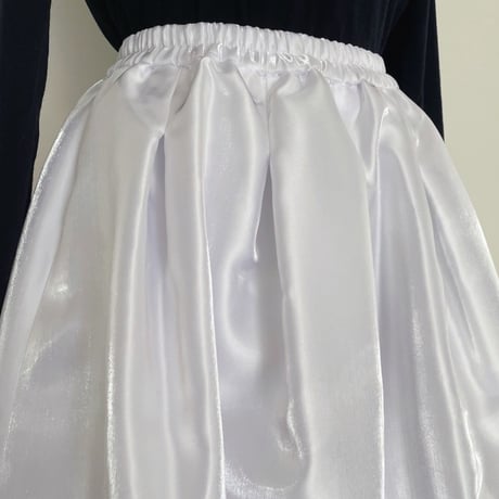 Lustrous midi skirt(ホワイト)