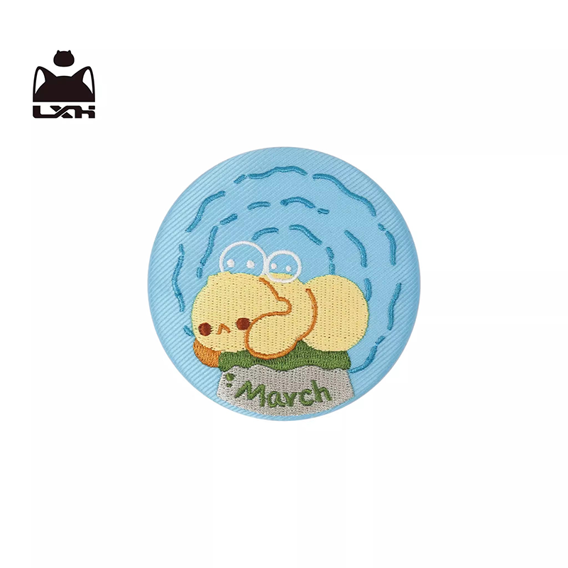 羅小黒戦記 比丢ビジュー 刺繍缶バッジ（予約販売） | 面白映画