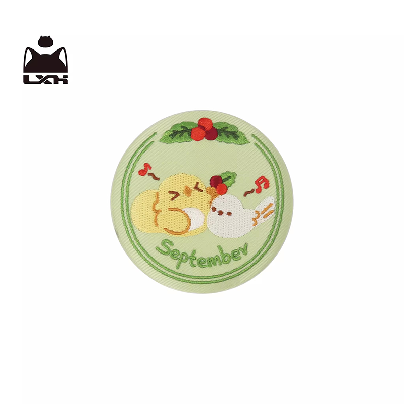 羅小黒戦記 比丢ビジュー 刺繍缶バッジ（予約販売） | 面白映画